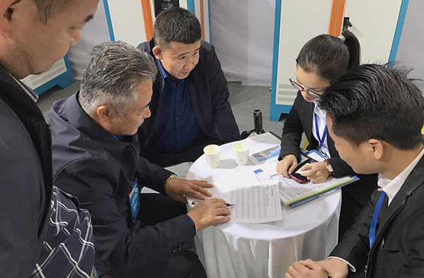 新疆暖通展首日碧源達科技大放異彩 現場簽約六個經銷代理，展會樣機售空